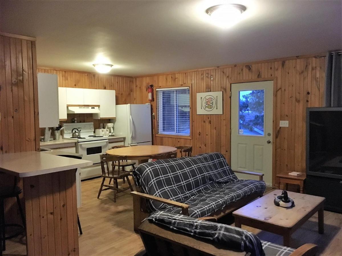 Merland Park Cottages And Motel Picton Kültér fotó