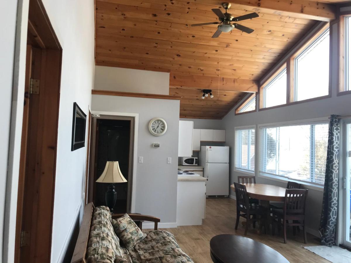 Merland Park Cottages And Motel Picton Kültér fotó