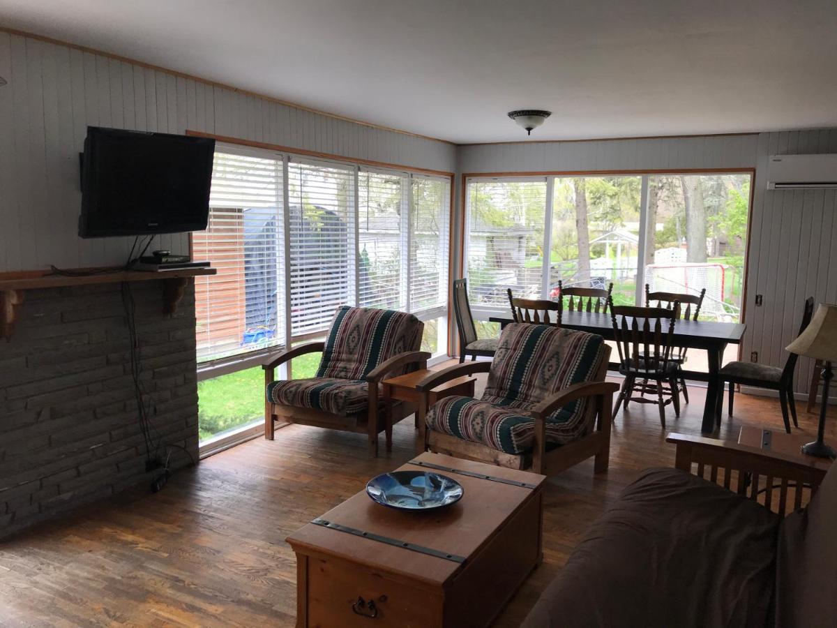 Merland Park Cottages And Motel Picton Kültér fotó