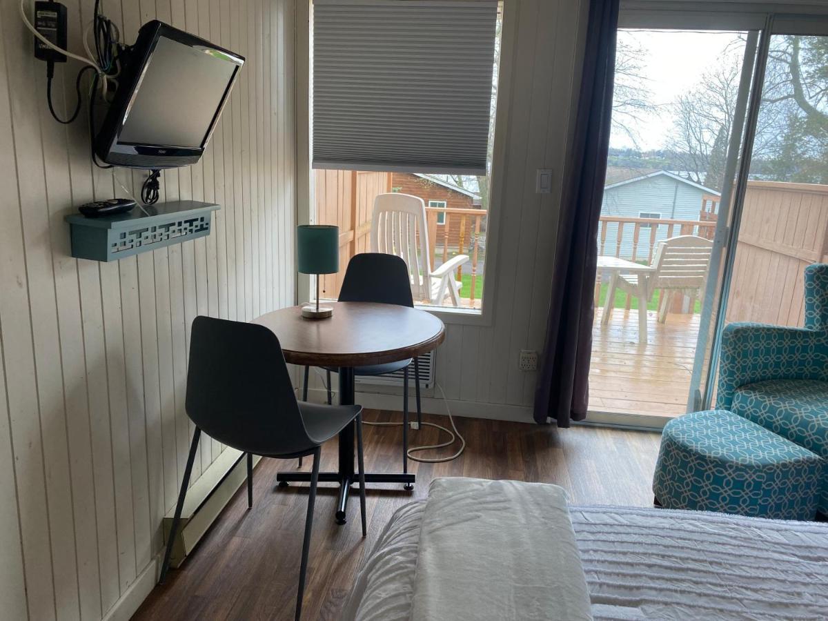 Merland Park Cottages And Motel Picton Kültér fotó